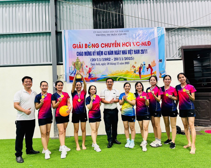 Giao lưu Bóng chuyền hơi chào mừng ngày Nhà giáo Việt Nam 20/11