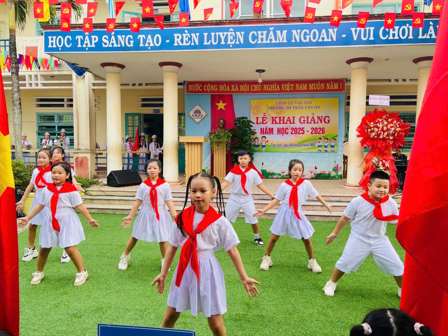 Tiết mục Viết tiếp câu chuyện hòa bình