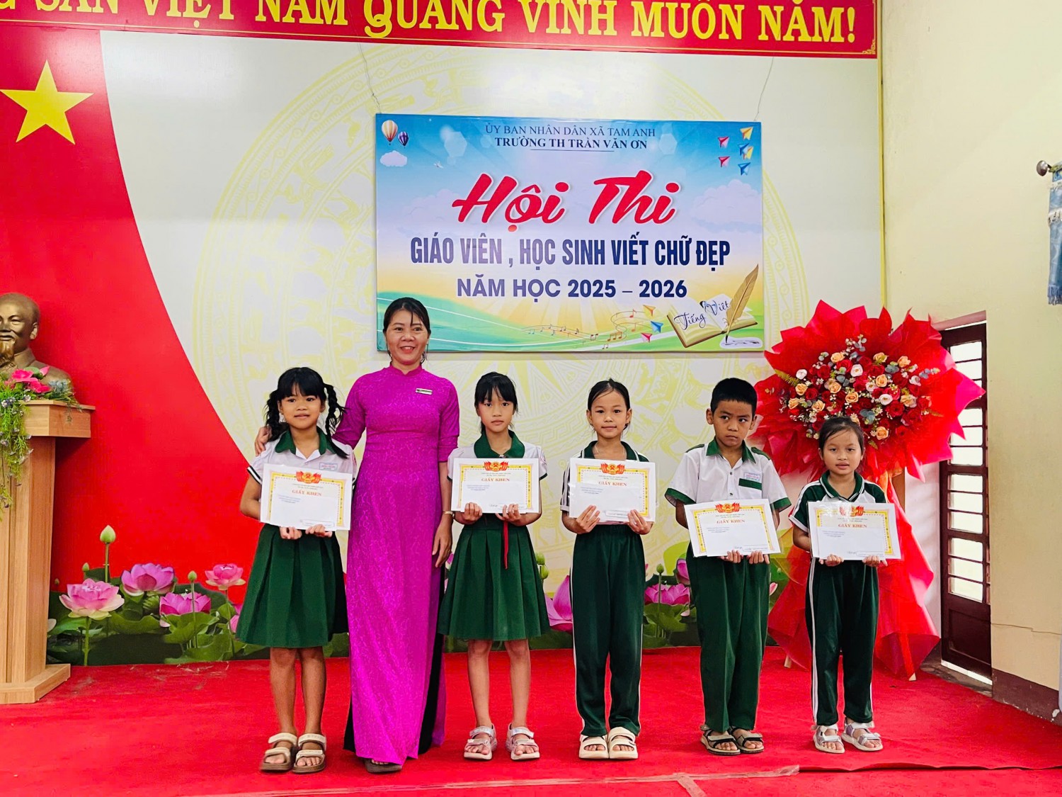 gen h TRAO THƯỞNG HS GIẢI NHÌ